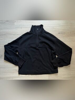 H&M Women’s Black Pullover Sweatshirt